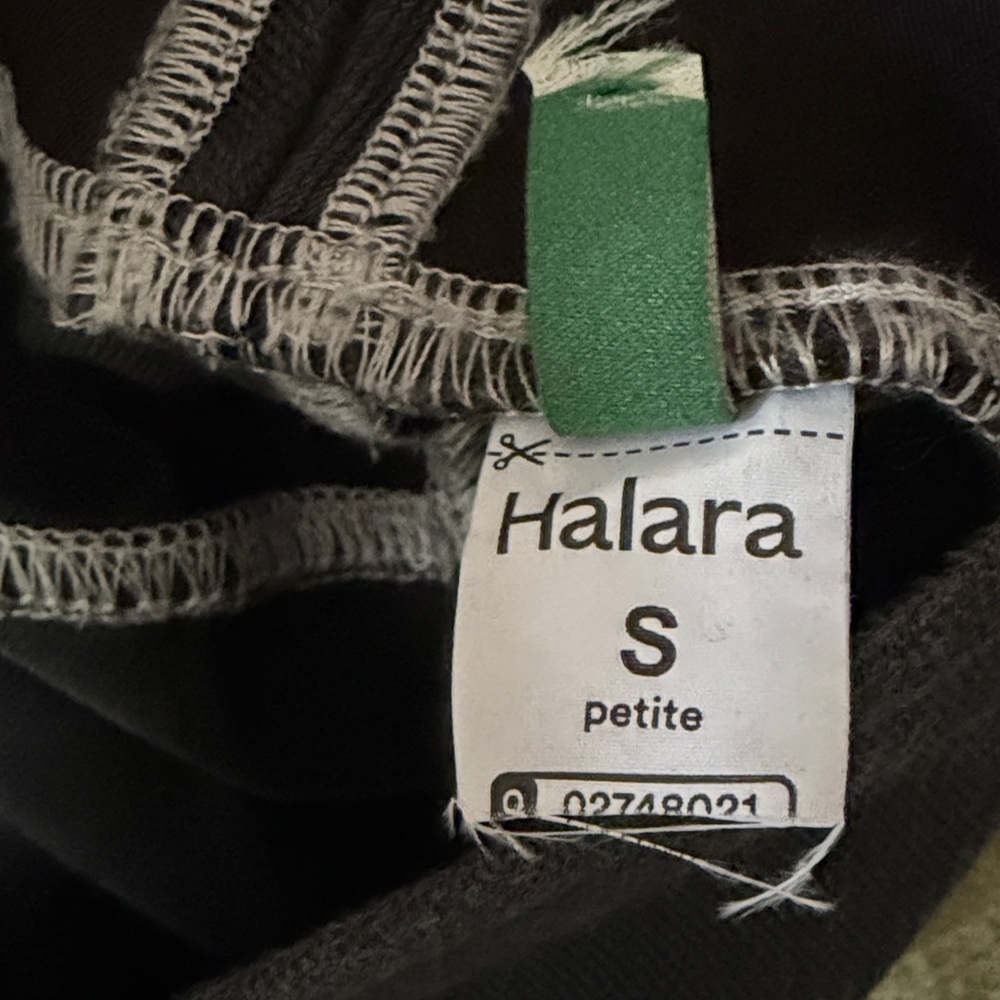 HALARA Flex Black High Waisted Stripe Wide Leg Jean with Pockets
SMALL PETITE - Picture 3 of 8